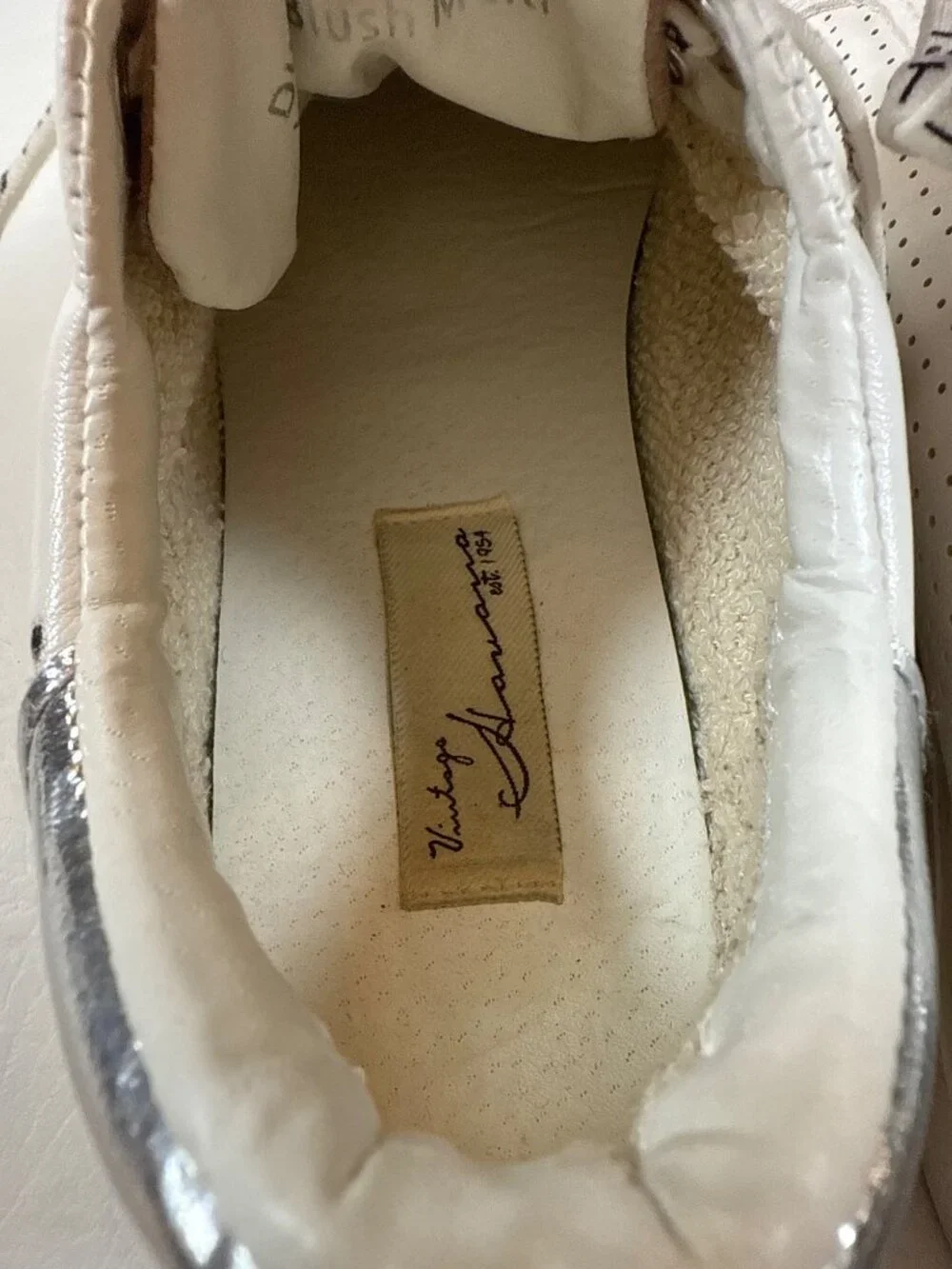 Vintage Havana Dina blush white Women 8 low top Sneakers Suede Toe Metallic Heel